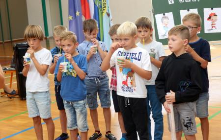 PRVI ŠOLSKI DAN SPREJEM PRVOOLČKOV GRAHOVO 11 FOTO LJUBO VUKELIČ